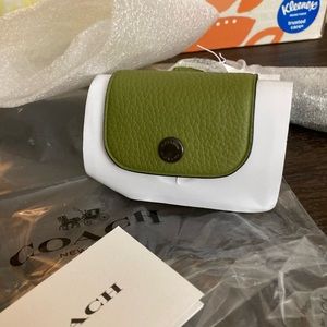 New Coach Wireless Earbud AirPods Case in Pebble Leather With Lanyard At…